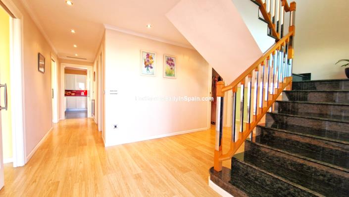 Image No.17-6 Bed Villa for sale