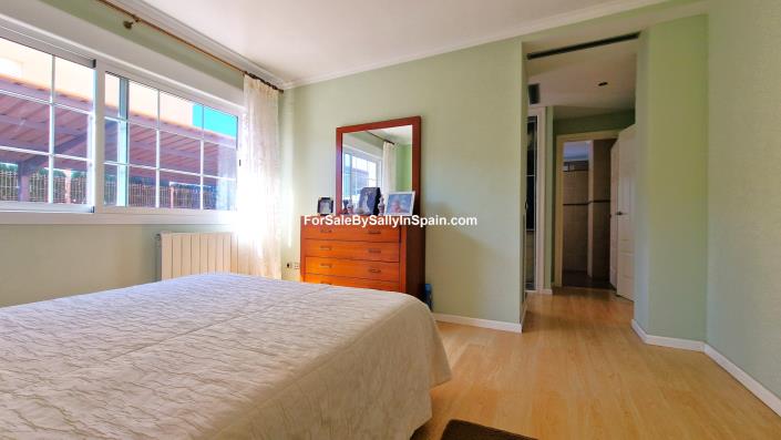 Image No.30-6 Bed Villa for sale