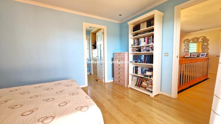 Image No.42-6 Bed Villa for sale