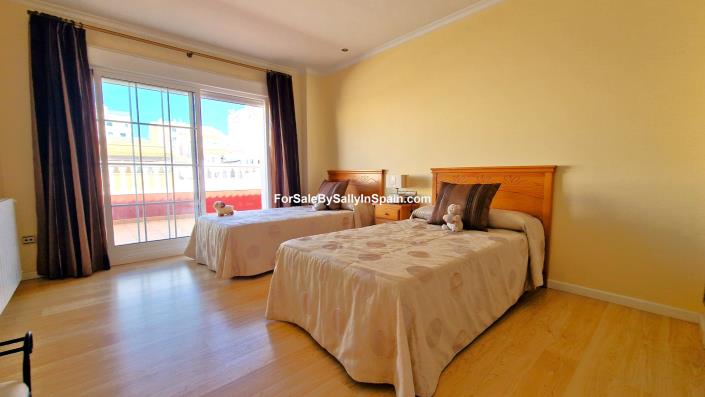 Image No.47-6 Bed Villa for sale