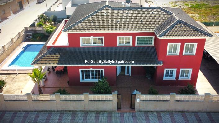 Image No.16-6 Bed Villa for sale