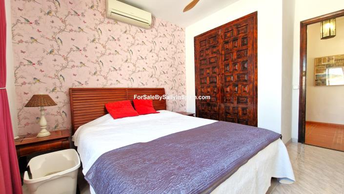 Image No.32-4 Bed Villa for sale