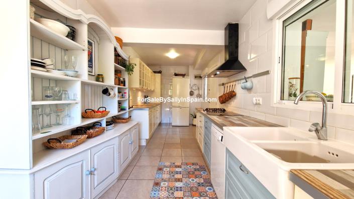 Image No.24-4 Bed Villa for sale