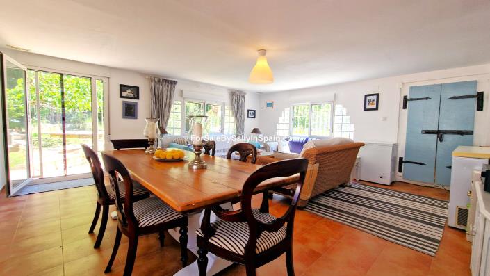 Image No.28-4 Bed Villa for sale