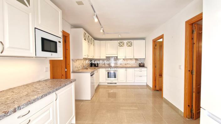 Image No.42-5 Bed Villa for sale