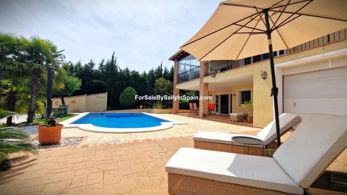 Image No.52-Chalet de 4 chambres à vendre à Alzira