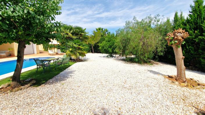Image No.60-Chalet de 4 chambres à vendre à Alzira
