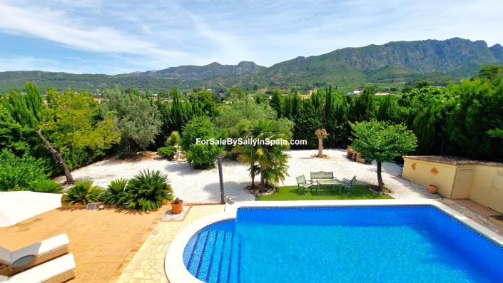 Image No.5-Chalet de 4 chambres à vendre à Alzira