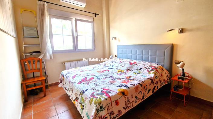 Image No.38-Chalet de 4 chambres à vendre à Alzira