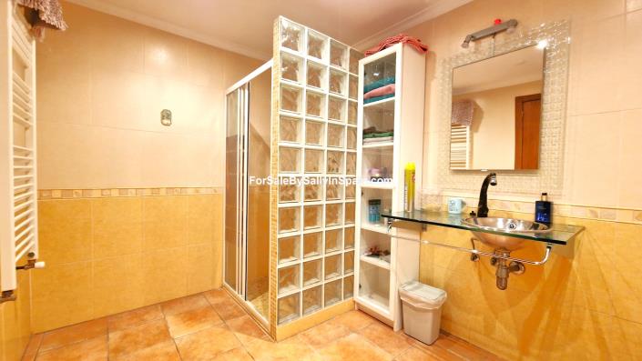 Image No.45-Chalet de 4 chambres à vendre à Alzira