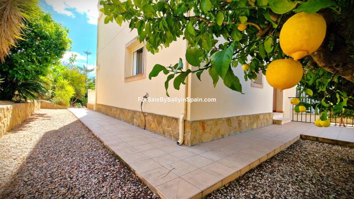 Image No.54-5 Bed Villa for sale