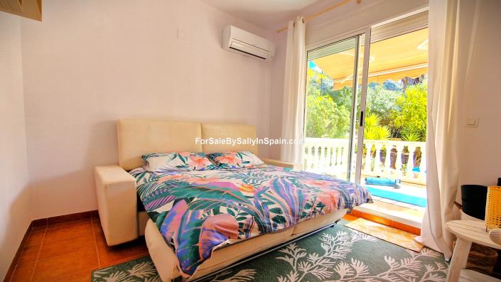 Image No.42-5 Bed Villa for sale