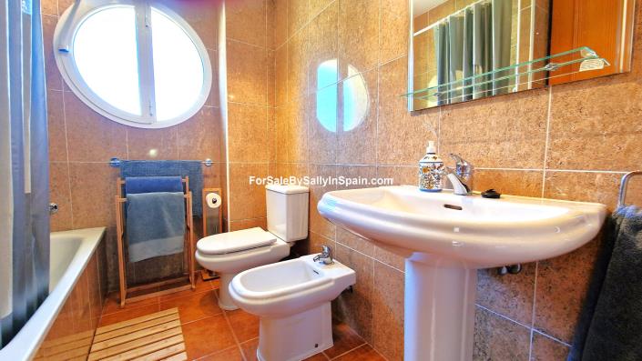 Image No.38-5 Bed Villa for sale