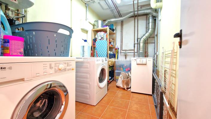 Image No.51-5 Bed Villa for sale