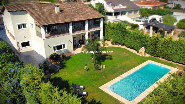 Image No.3-Villa de 3 chambres à vendre à Alzira