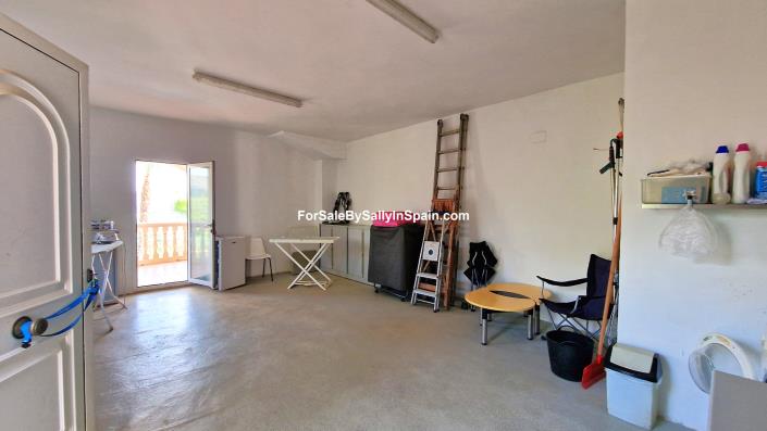 Image No.36-3 Bed Villa for sale