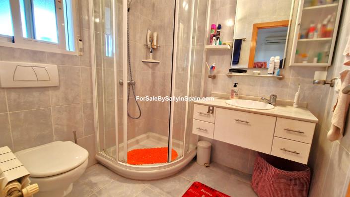 Image No.28-3 Bed Villa for sale