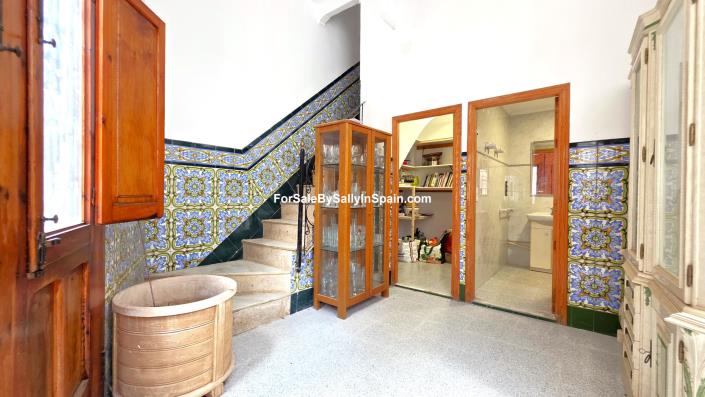 Image No.26-5 Bed Townhouse for sale