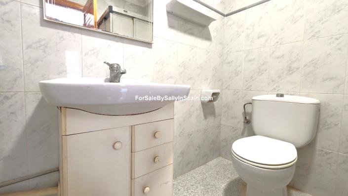 Image No.27-5 Bed Townhouse for sale