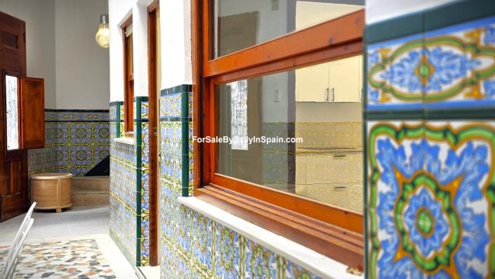 Image No.19-5 Bed Townhouse for sale