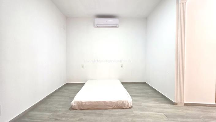 Image No.9-5 Bed Townhouse for sale