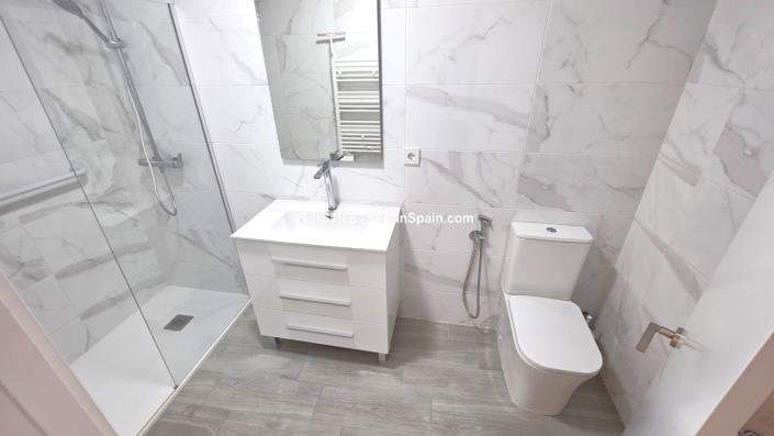 Image No.37-5 Bed Townhouse for sale