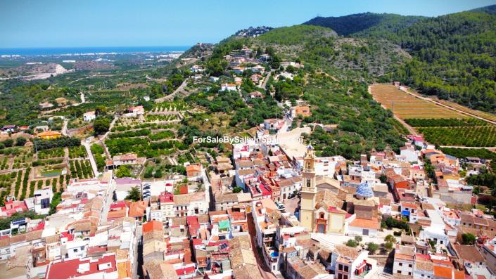 Image No.56-5 Bed Townhouse for sale