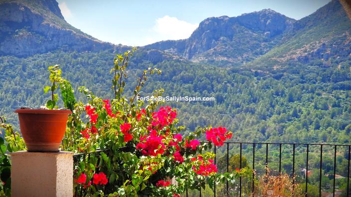 Image No.12-6 Bed Villa for sale