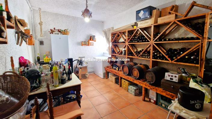 Image No.25-6 Bed Villa for sale