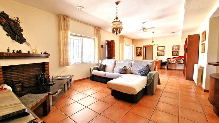 Image No.32-6 Bed Villa for sale