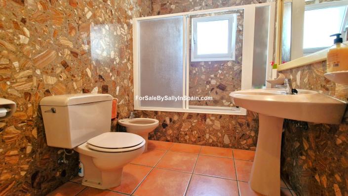 Image No.42-6 Bed Villa for sale