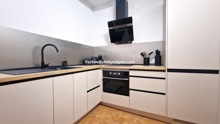 Image No.38-6 Bed Villa for sale