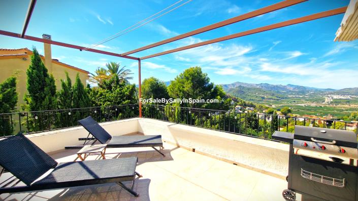 Image No.12-6 Bed Villa for sale