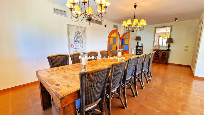 Image No.21-6 Bed Villa for sale