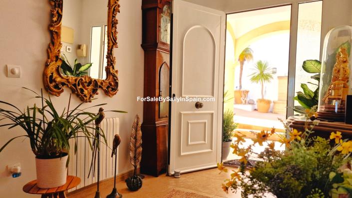 Image No.21-5 Bed Villa for sale