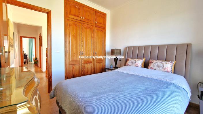 Image No.32-5 Bed Villa for sale