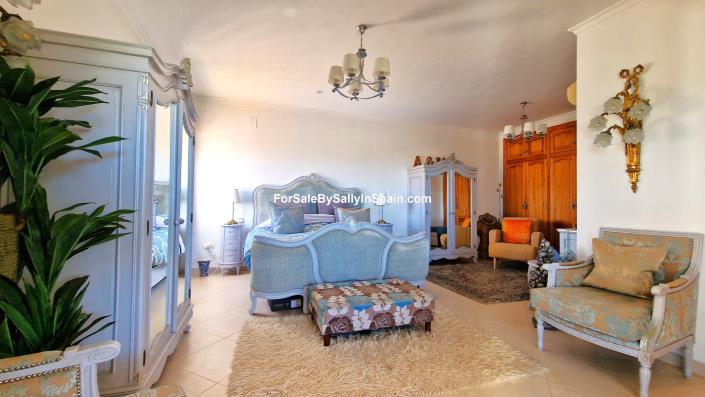 Image No.46-5 Bed Villa for sale