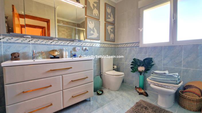 Image No.44-5 Bed Villa for sale