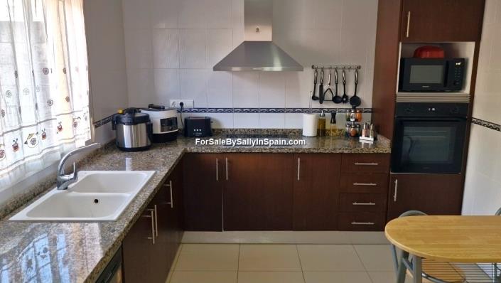 Image No.18-6 Bed House/Villa for sale