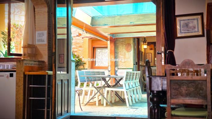 Image No.16-9 Bed Townhouse for sale