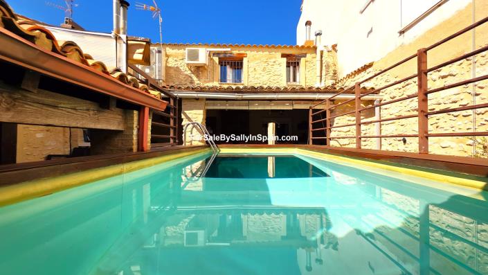 Image No.46-9 Bed Townhouse for sale