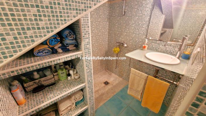 Image No.47-4 Bed Villa / Detached for sale