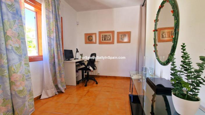 Image No.33-4 Bed Villa / Detached for sale