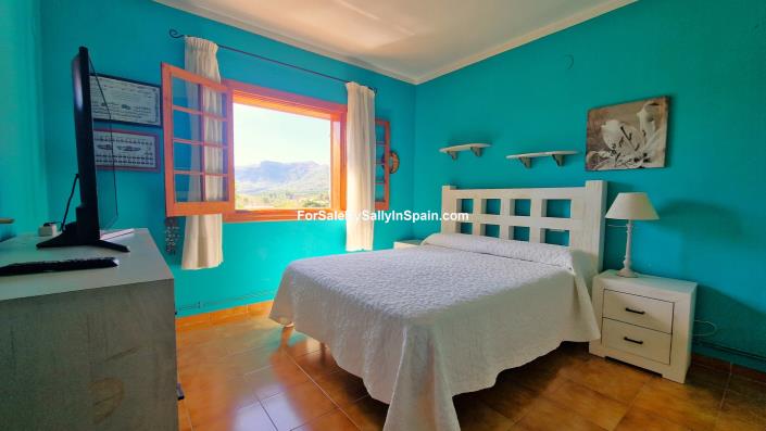 Image No.37-4 Bed Villa / Detached for sale