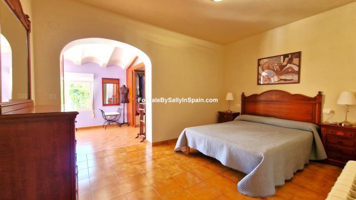 Image No.40-4 Bed Villa / Detached for sale