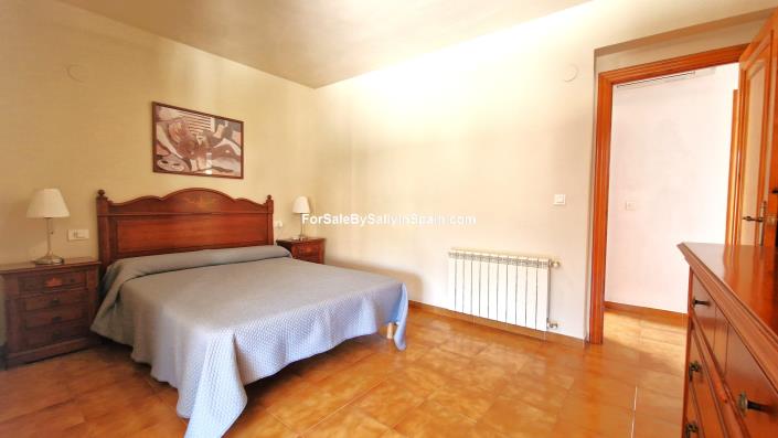 Image No.44-4 Bed Villa / Detached for sale