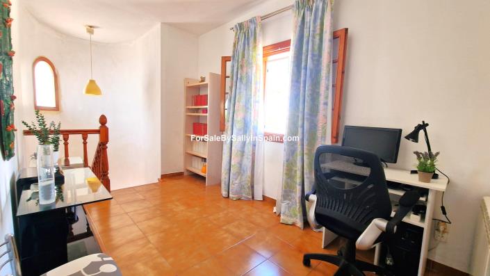 Image No.45-4 Bed Villa / Detached for sale