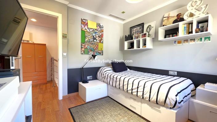 Image No.42-4 Bed Villa for sale