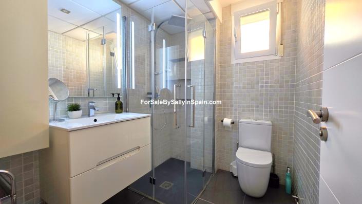 Image No.43-4 Bed Villa for sale