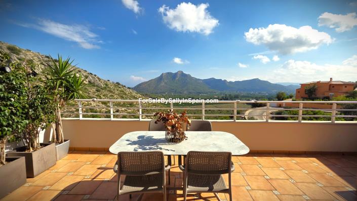 Image No.3-4 Bed Villa for sale